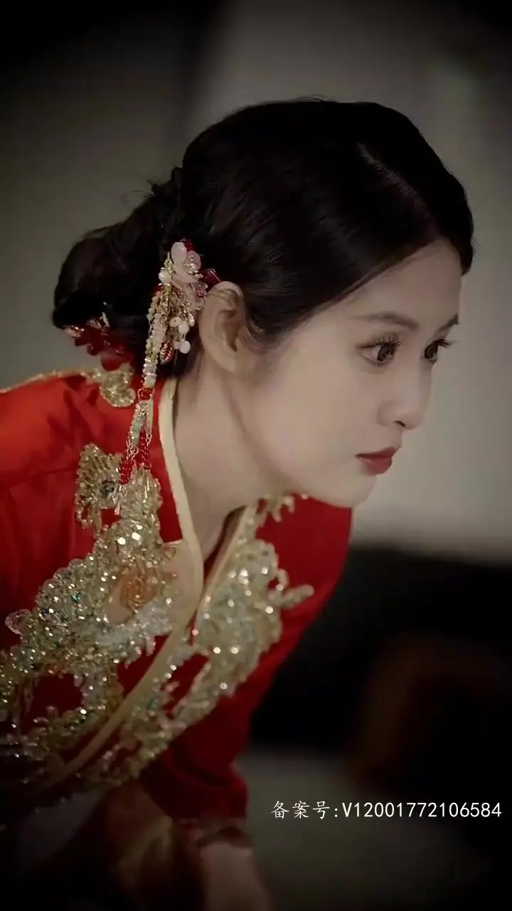 《替嫁千金除三害》：豪门恩怨下的逆袭之路，看替嫁千金如何智斗恶势力，守护真爱！